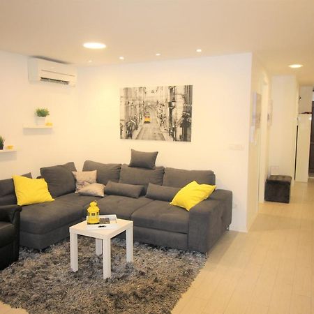 Apartment Pia Sibenik Exterior photo